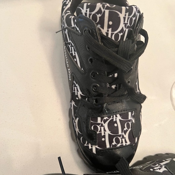 Very comfortable and light ! Never dressed - Picture 5 of 7